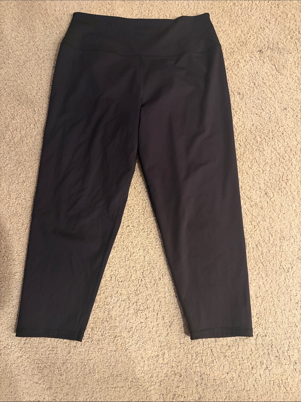 NirvanaTech Bliss Capri Legging Black Active Capri Leggings - Women